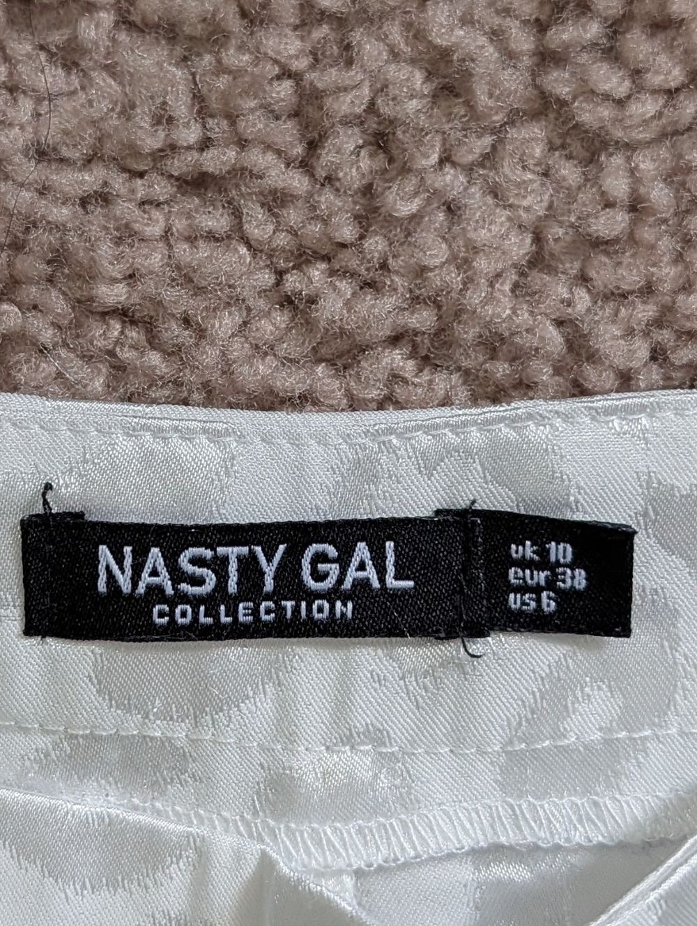 Nasty Gal Womens White Silky Wide Leg Lightweight Leopard Print Pants Size 6 - Picture 3 of 9